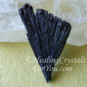 Kyanita negra "title =" Kyanita negra "data-pin-media =" https: //www.healing-crystals-for-you .com / images / black-kyanite-sq175.jpg "/> <span class=