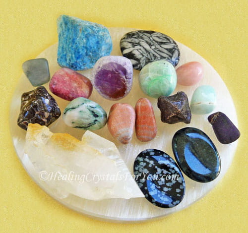 Charging Crystals on Selenite