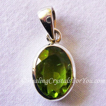 Peridot Gemstone Pendant Peridot Gemstone Pendant
