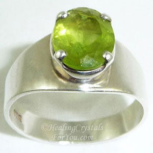 Peridot ring Peridot ring