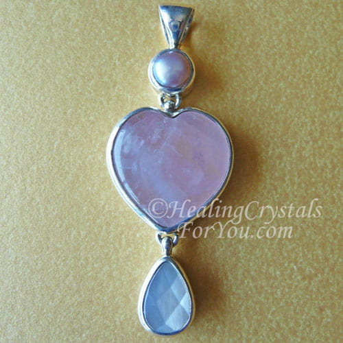 White Pearl And Rose Quartz Necklace White Pearl And Rose Quartz Necklace